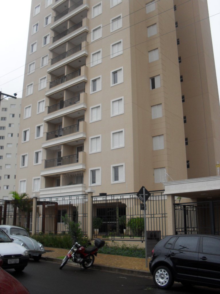 Apartamento / Padrão em São Carlos 