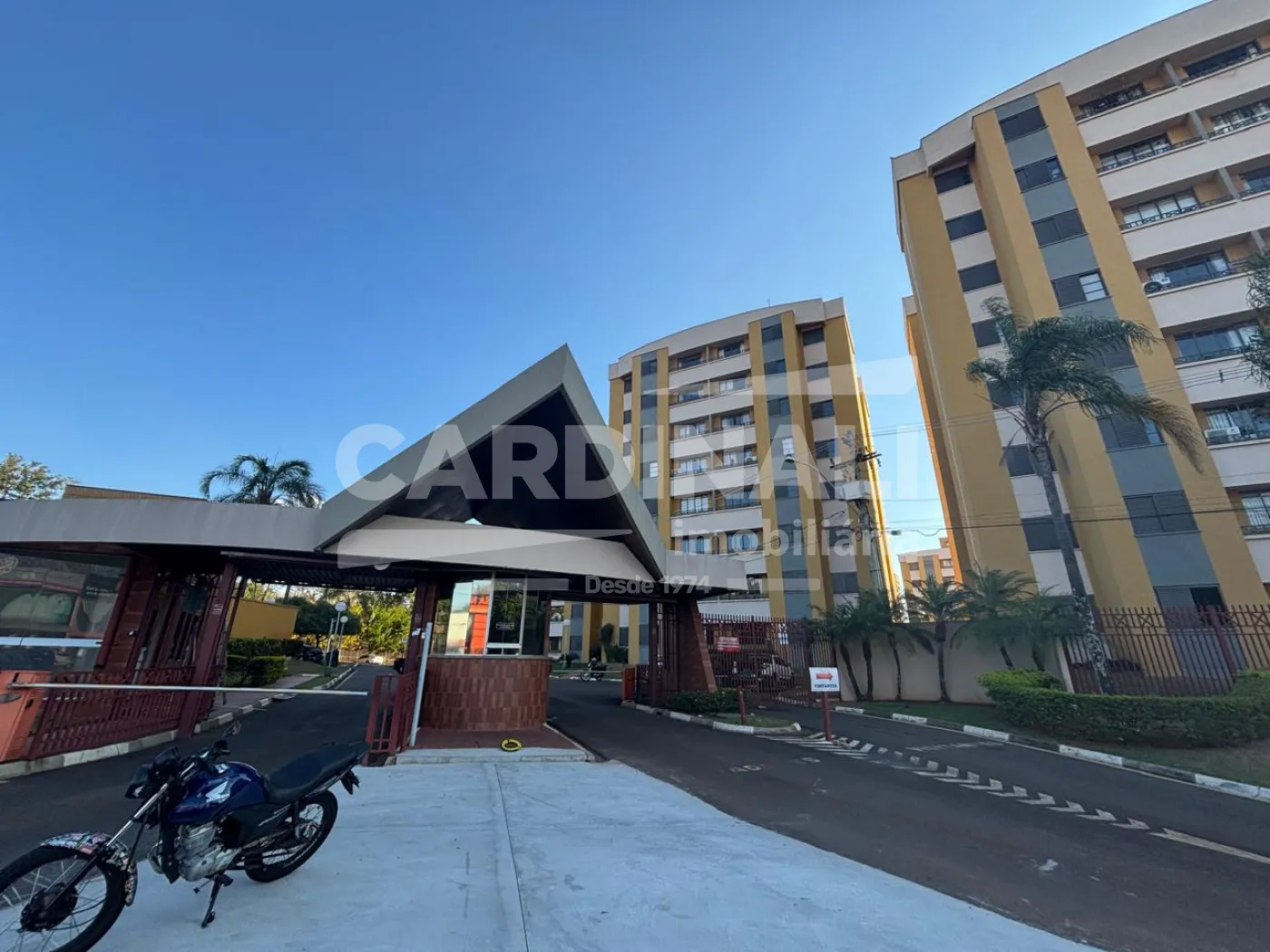 Apartamento / Padrão em São Carlos 