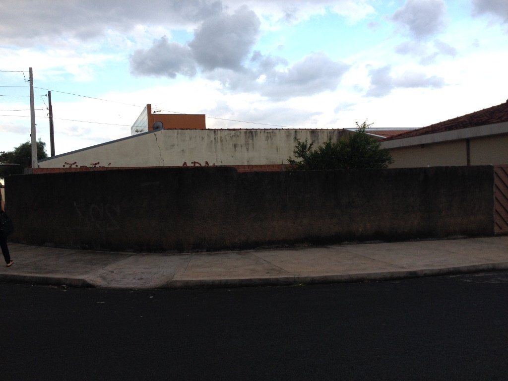 Terreno / Padrão em São Carlos 