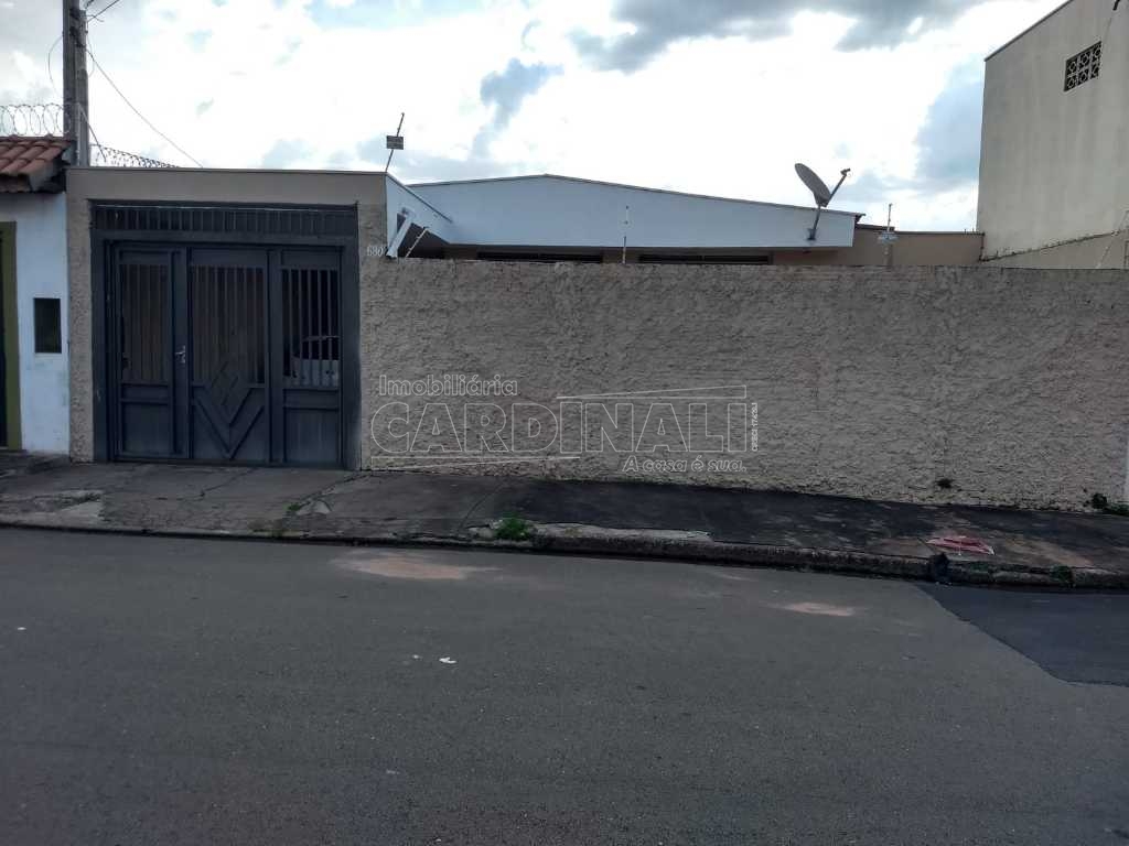 Alugar Casa / Padrão em São Carlos R$ 2.223,00 - Foto 1