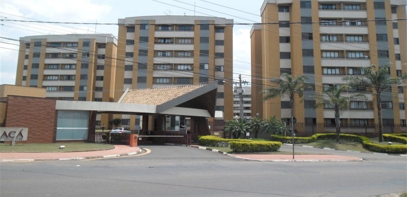 Apartamento / Padrão em São Carlos 