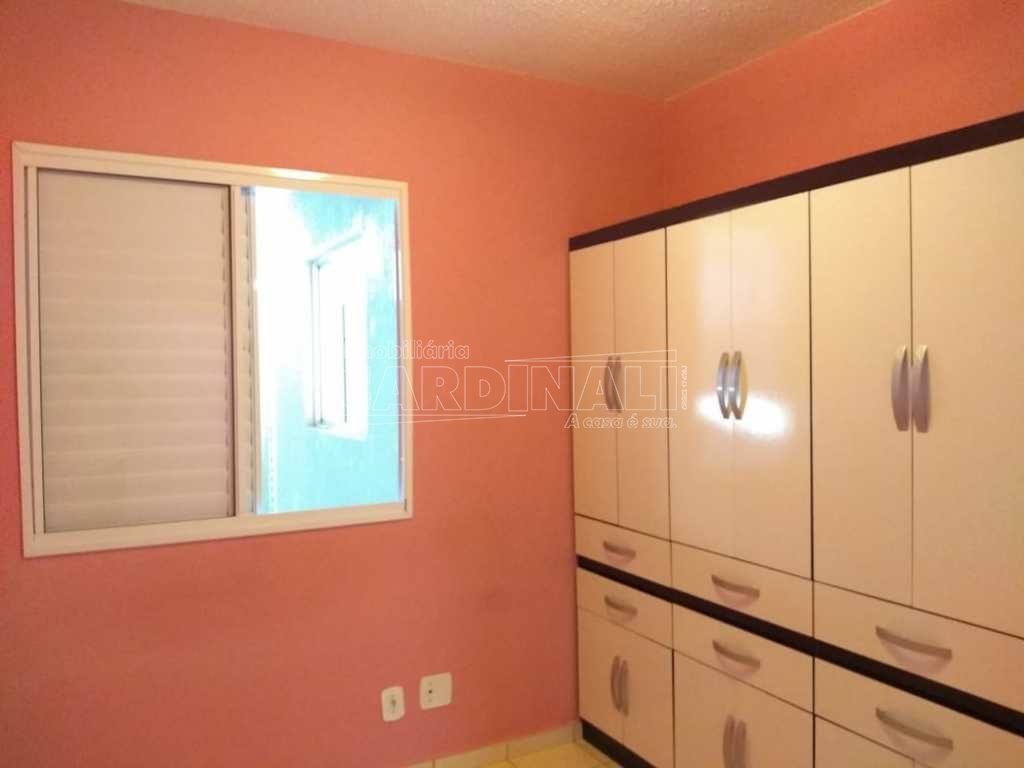 Alugar Casa / Condomínio em São Carlos R$ 1.112,00 - Foto 6
