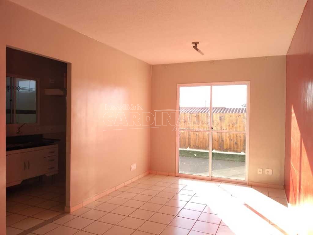 Alugar Casa / Condomínio em São Carlos R$ 1.112,00 - Foto 9