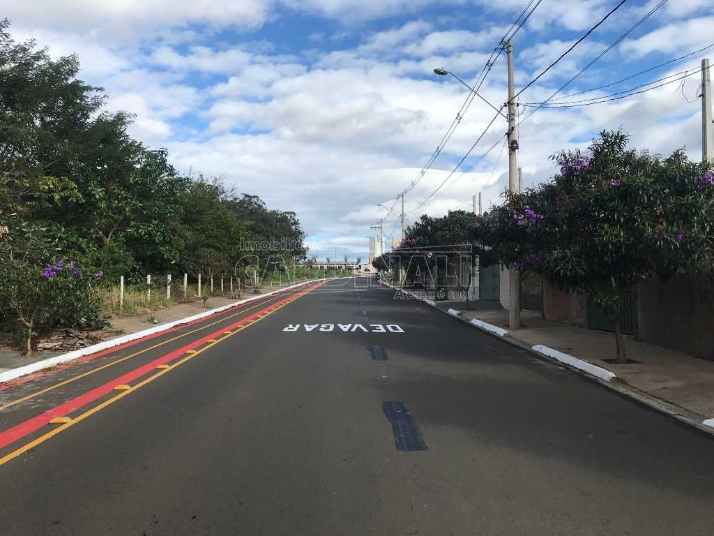 Alugar Casa / Padrão em São Carlos R$ 889,00 - Foto 1