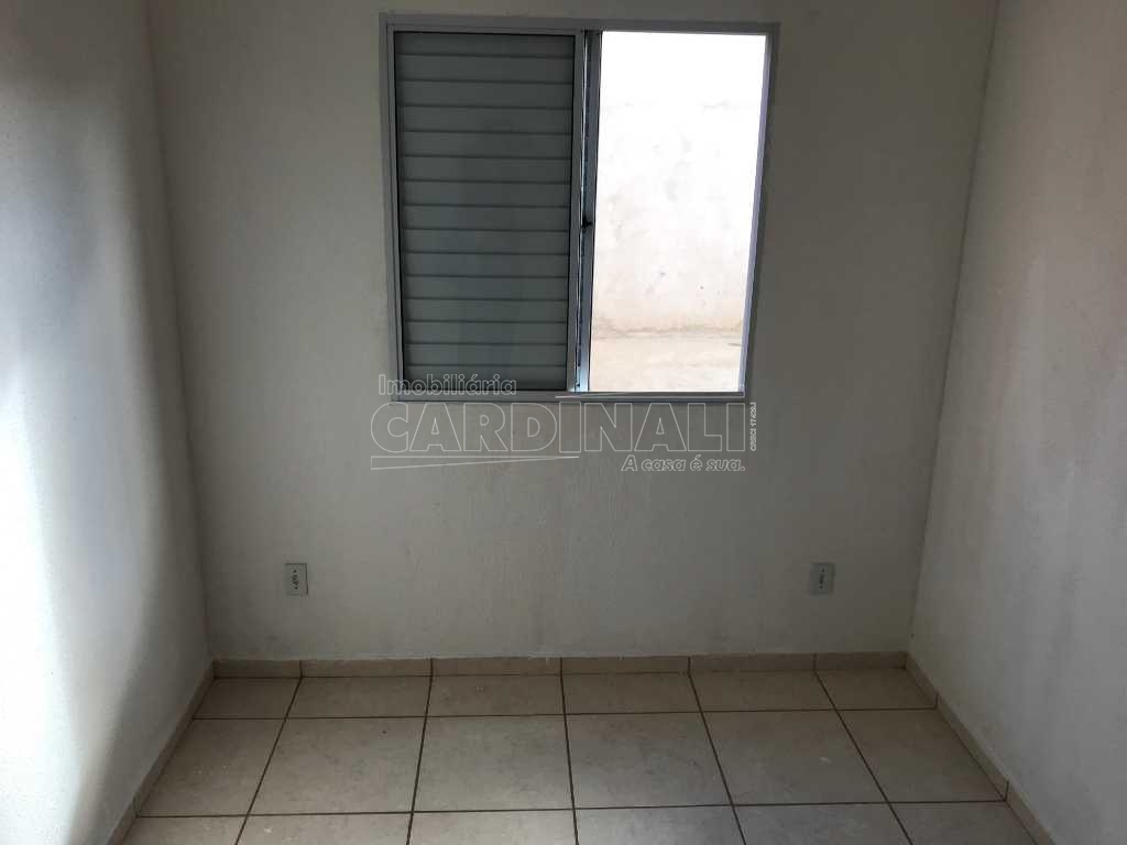 Alugar Casa / Padrão em São Carlos R$ 889,00 - Foto 3