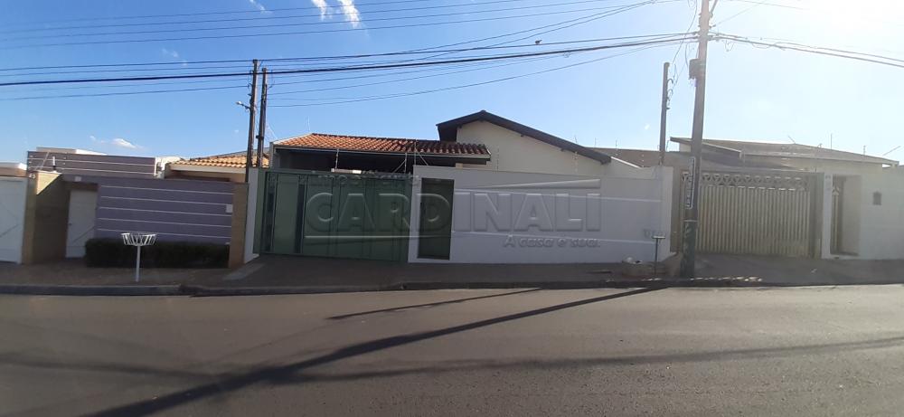 Alugar Casa / Padrão em São Carlos R$ 3.667,00 - Foto 1