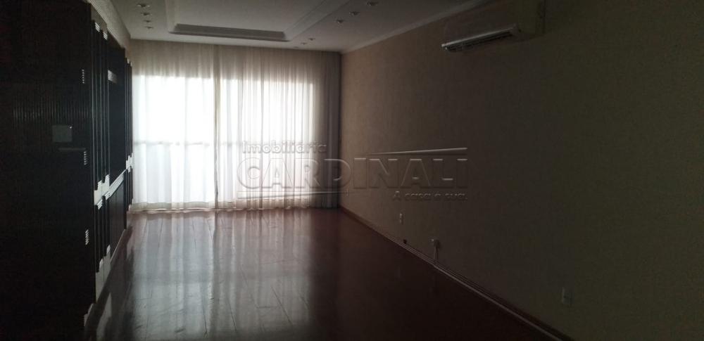 Apartamento / Padrão em Araraquara Alugar por R$2.500,00