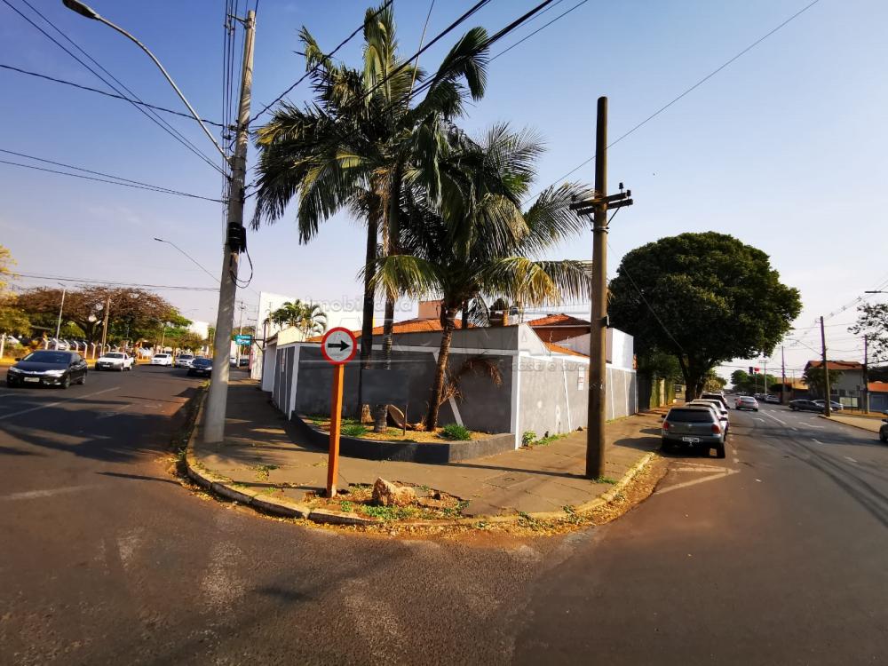 Casa / Padrão em Araraquara Alugar por R$6.990,00