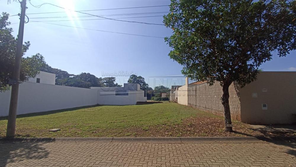 Comprar Terreno / Condomínio em São Carlos R$ 240.000,00 - Foto 1