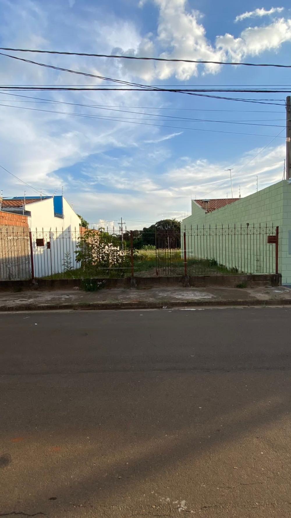 Terreno / Padrão em São Carlos , Comprar por R$140.000,00