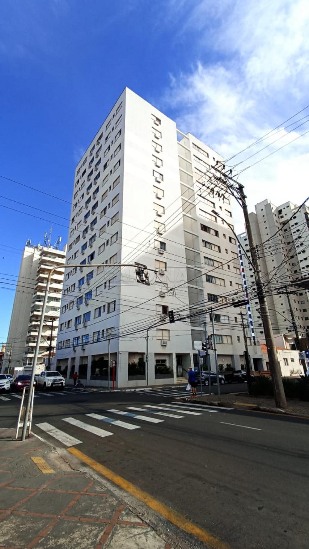 Apartamento / Padrão em São Carlos , Comprar por R$400.000,00