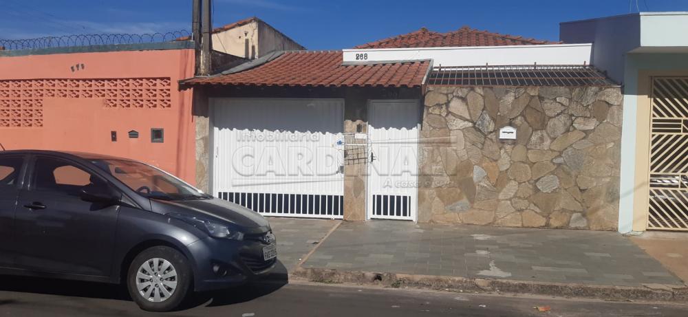 Casa / Padrão em São Carlos Alugar por R$889,00