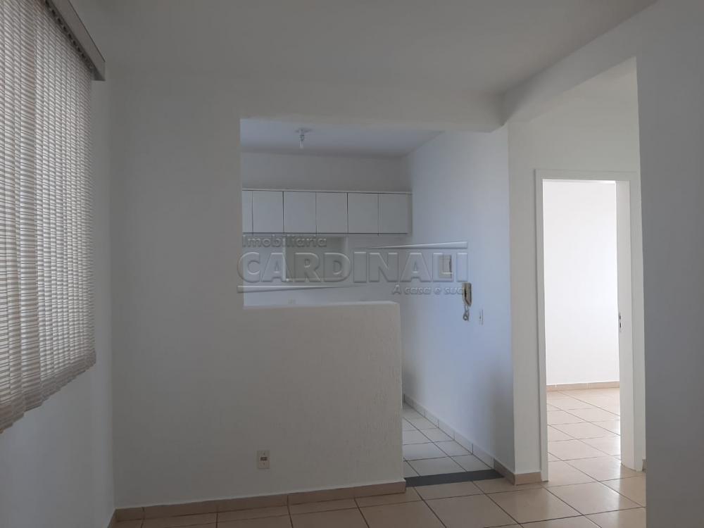 Alugar Apartamento / Padrão em Araraquara R$ 700,00 - Foto 3