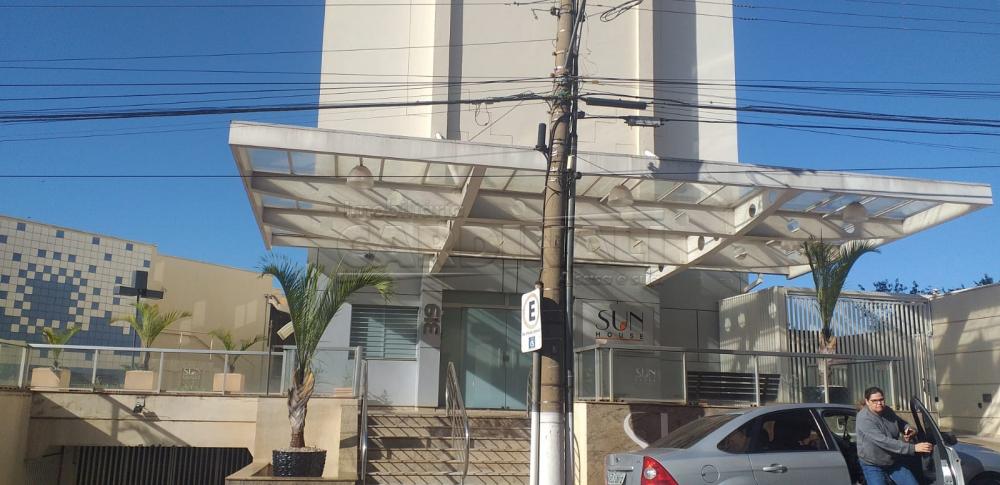 Alugar Apartamento / Padrão em Araraquara R$ 1.700,00 - Foto 1