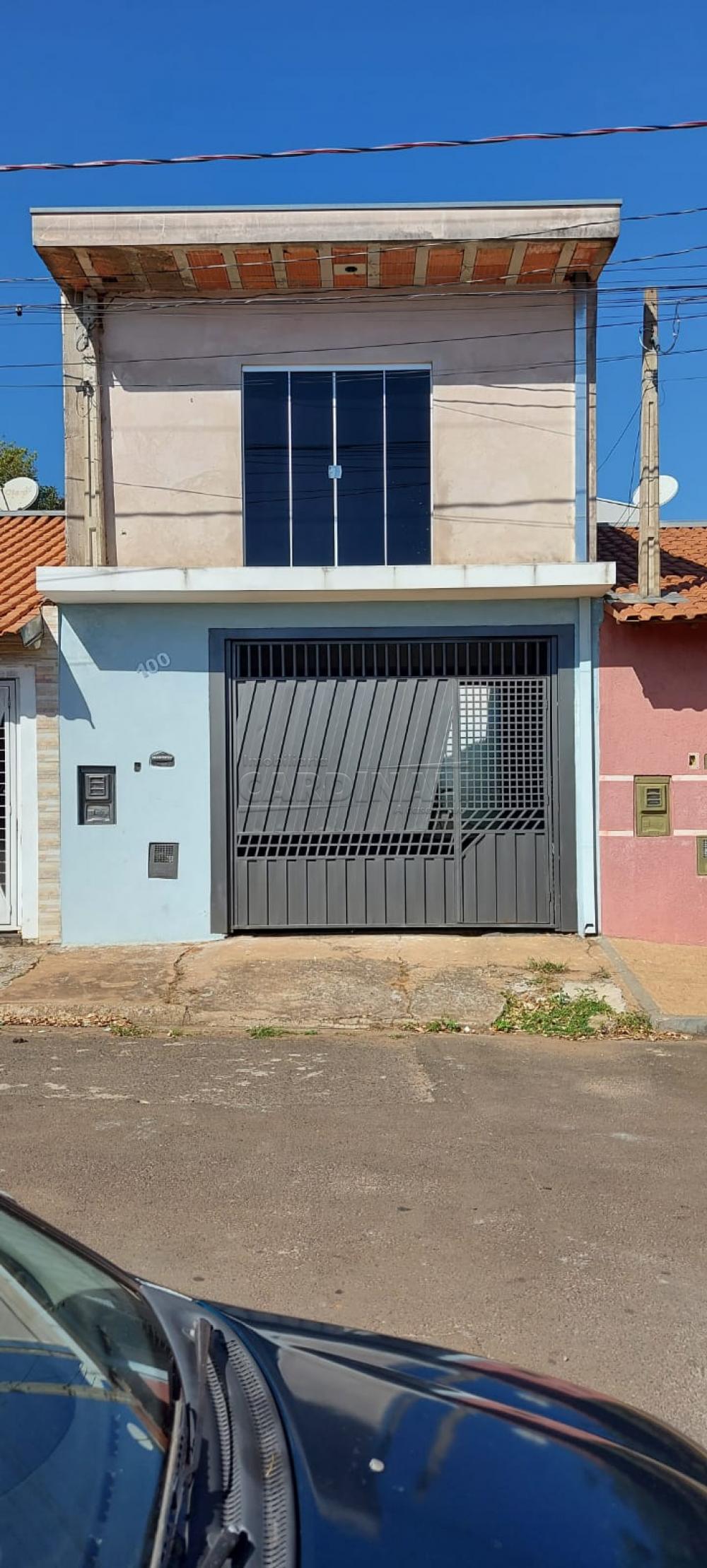 Casa / Padrão em São Carlos Alugar por R$889,00