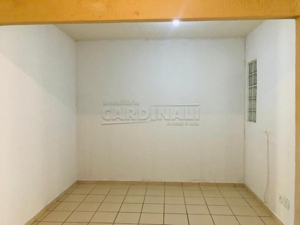 Alugar Casa / Condomínio em São Carlos R$ 1.000,00 - Foto 3