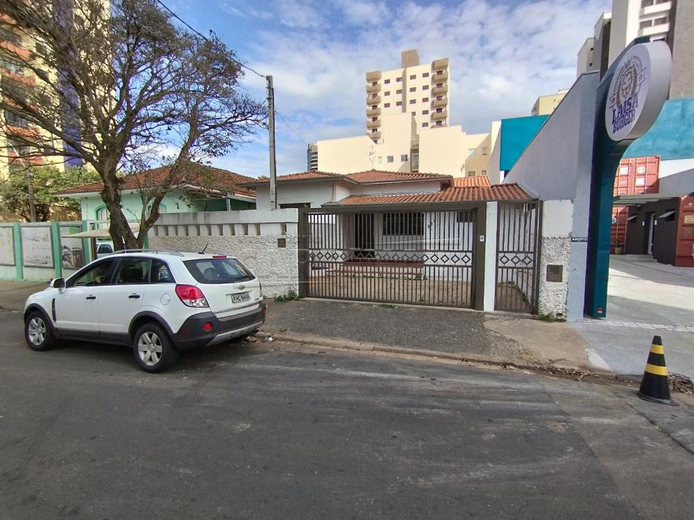 Alugar Casa / Padrão em São Carlos R$ 3.000,00 - Foto 1