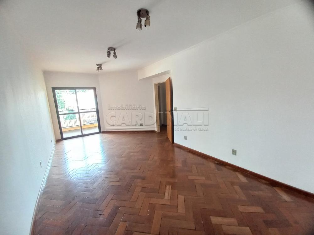 Alugar Apartamento / Padrão em São Carlos R$ 1.889,00 - Foto 2