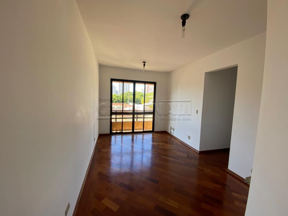 Alugar Apartamento / Padrão em São Carlos R$ 1.556,00 - Foto 2