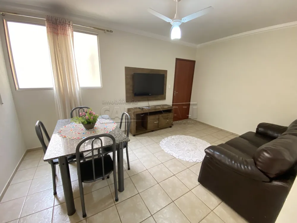 Apartamento / Padrão em São Carlos Alugar por R$1.000,00