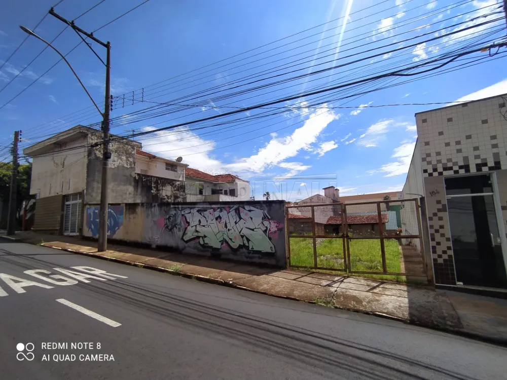 Terreno / Padrão em Araraquara Alugar por R$2.000,00