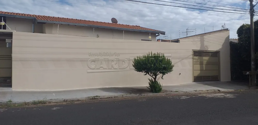 Casa / Padrão em Araraquara Alugar por R$1.900,00
