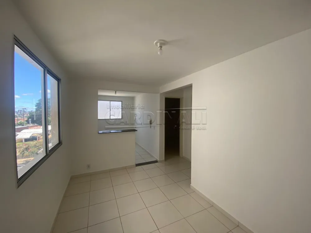 Apartamento / Padrão em São Carlos 