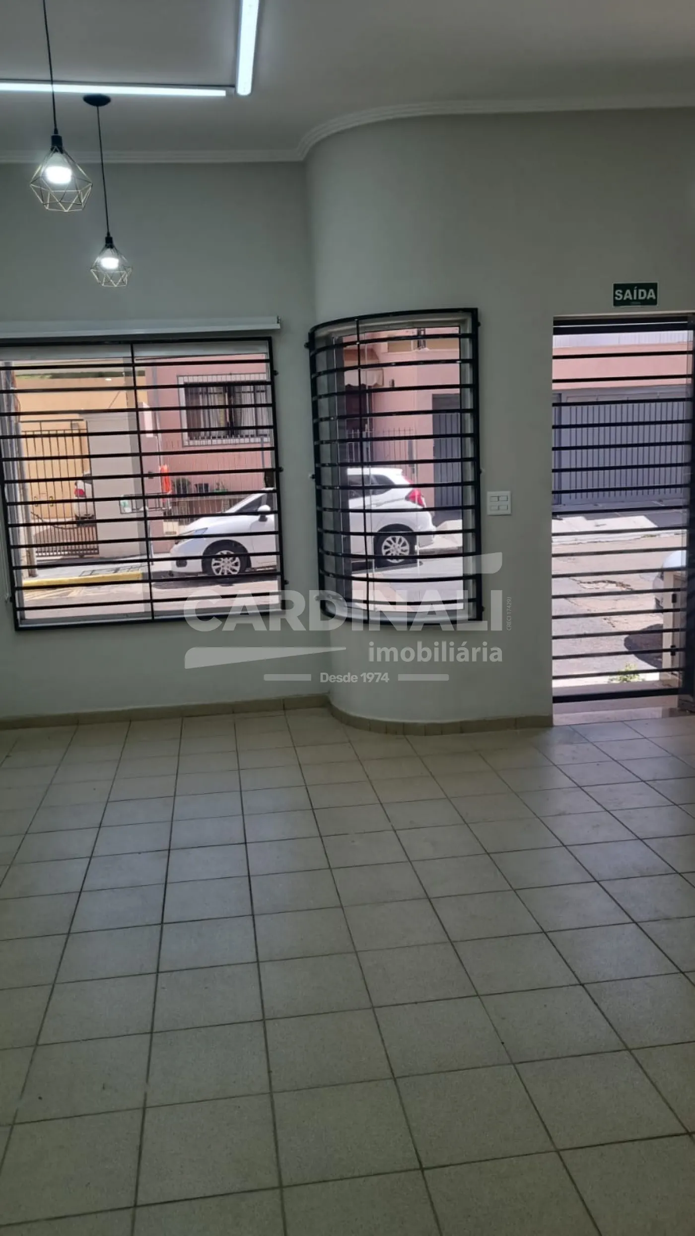 Alugar Comercial / Sala em São Carlos R$ 2.000,00 - Foto 1