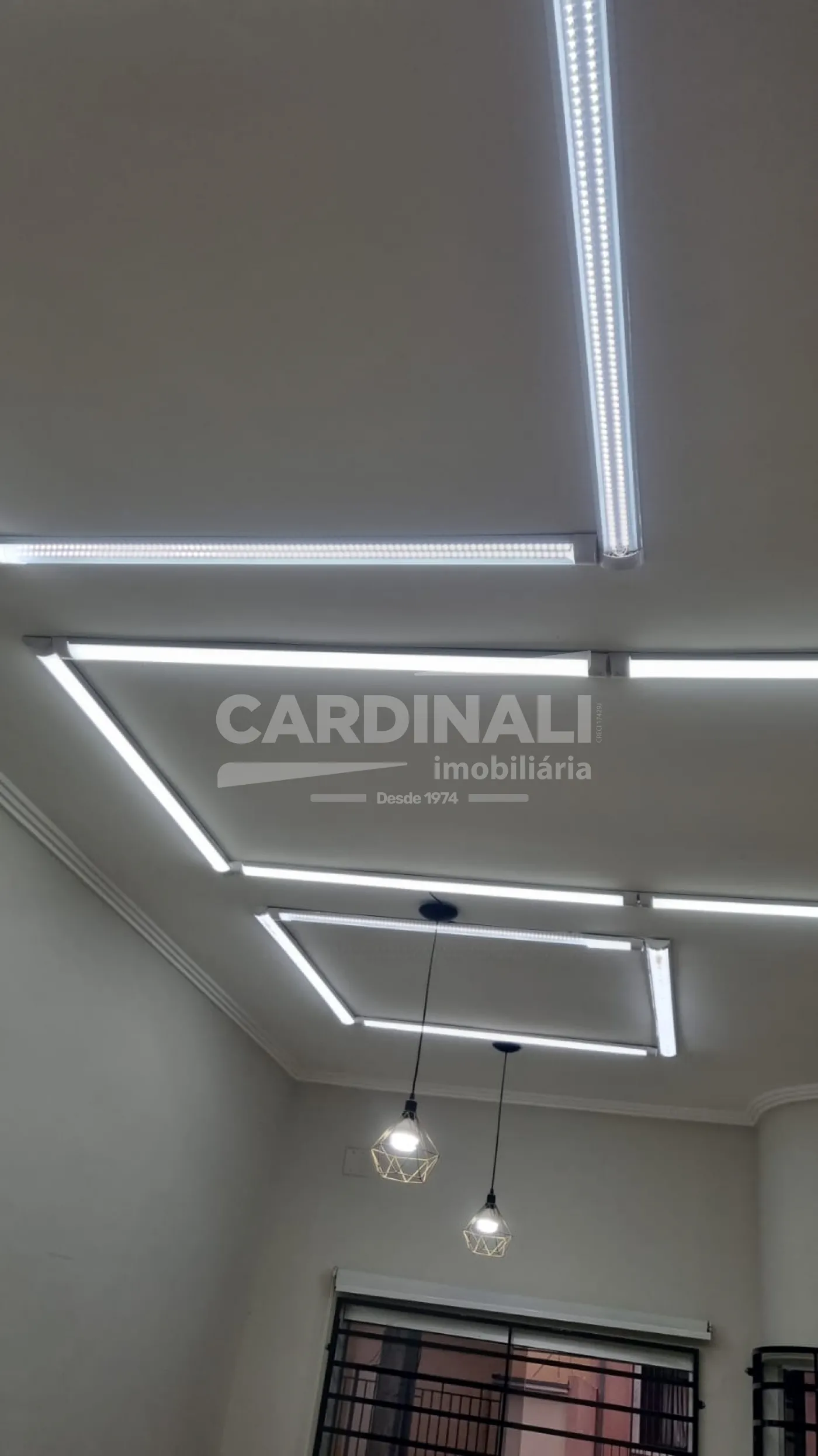 Alugar Comercial / Sala em São Carlos R$ 2.000,00 - Foto 2