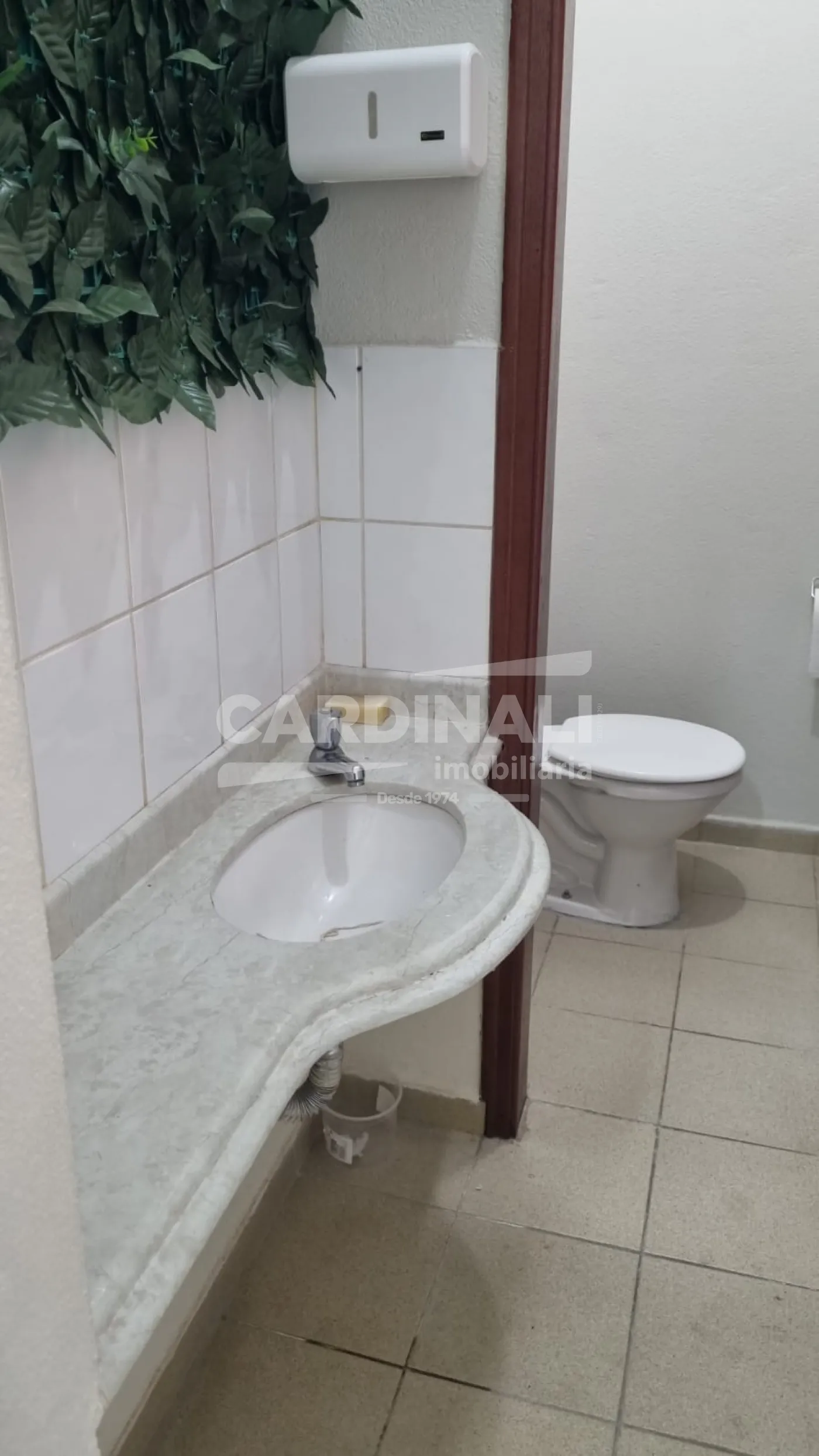 Alugar Comercial / Sala em São Carlos R$ 2.000,00 - Foto 5