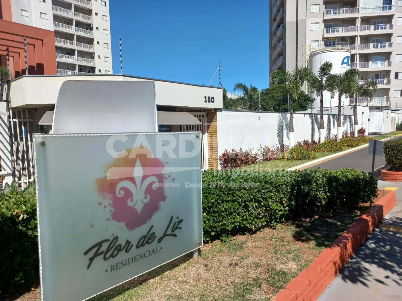 Apartamento / Padrão em São Carlos Alugar por R$1.334,00