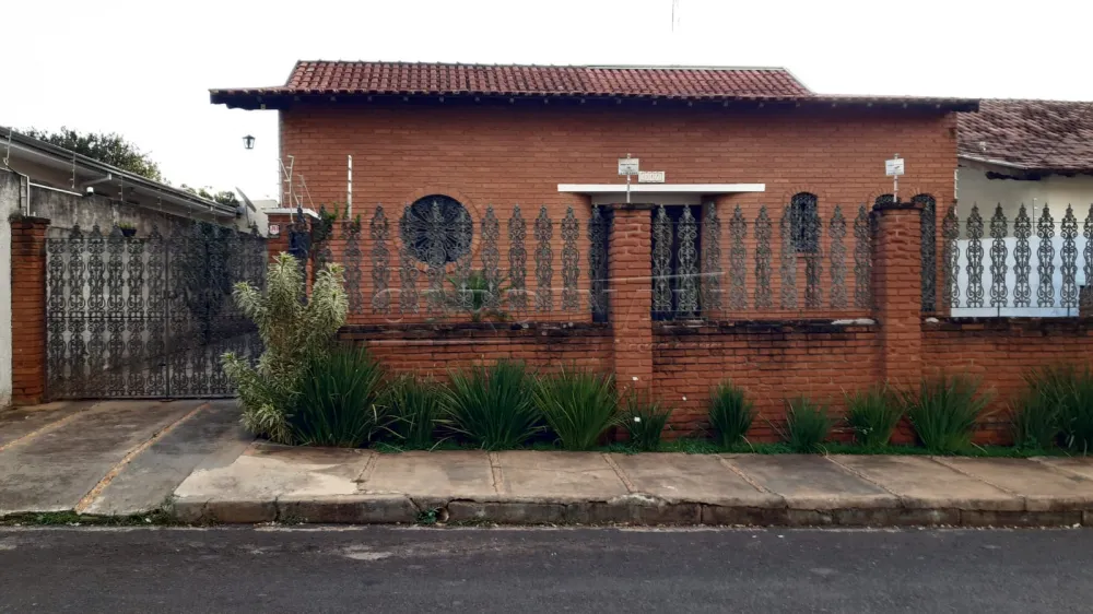 Casa / Padrão em Araraquara Alugar por R$4.000,00