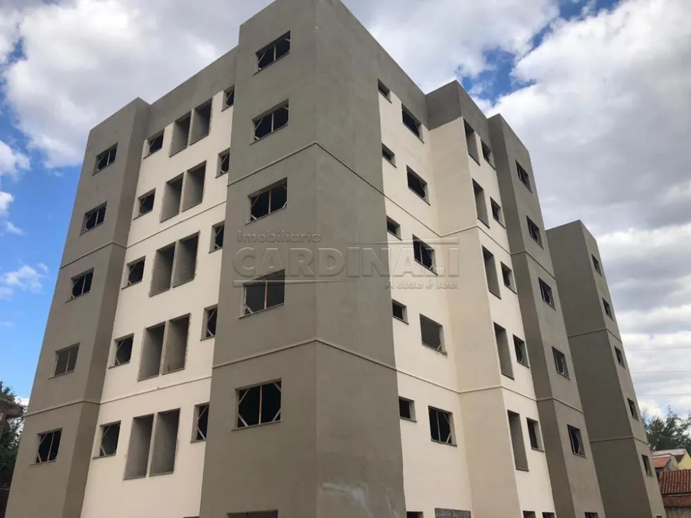 Alugar Apartamento / Padrão em Araraquara R$ 800,00 - Foto 2