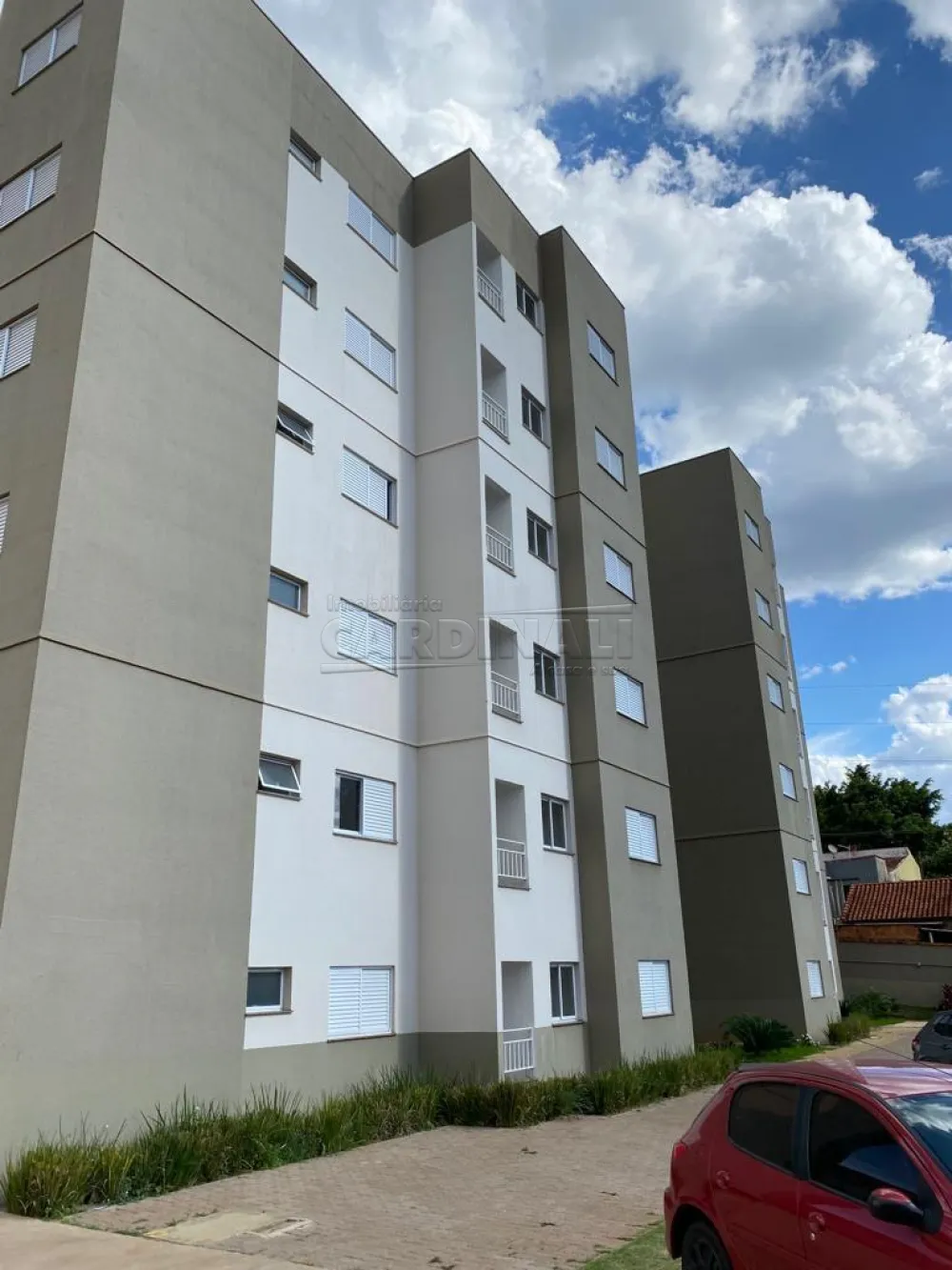 Alugar Apartamento / Padrão em Araraquara R$ 800,00 - Foto 3