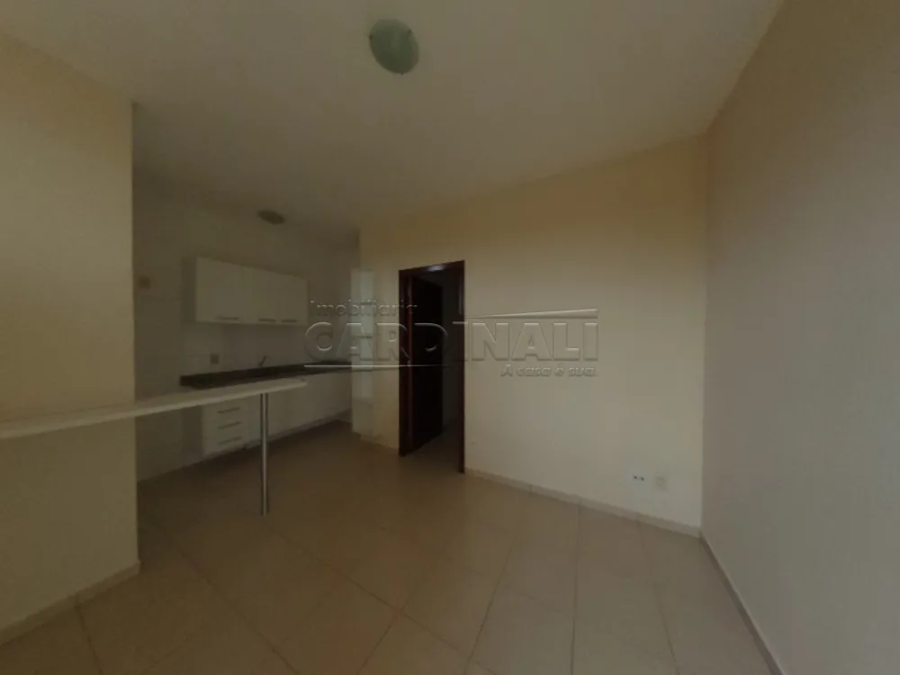 Alugar Apartamento / Padrão em Araraquara R$ 680,00 - Foto 1
