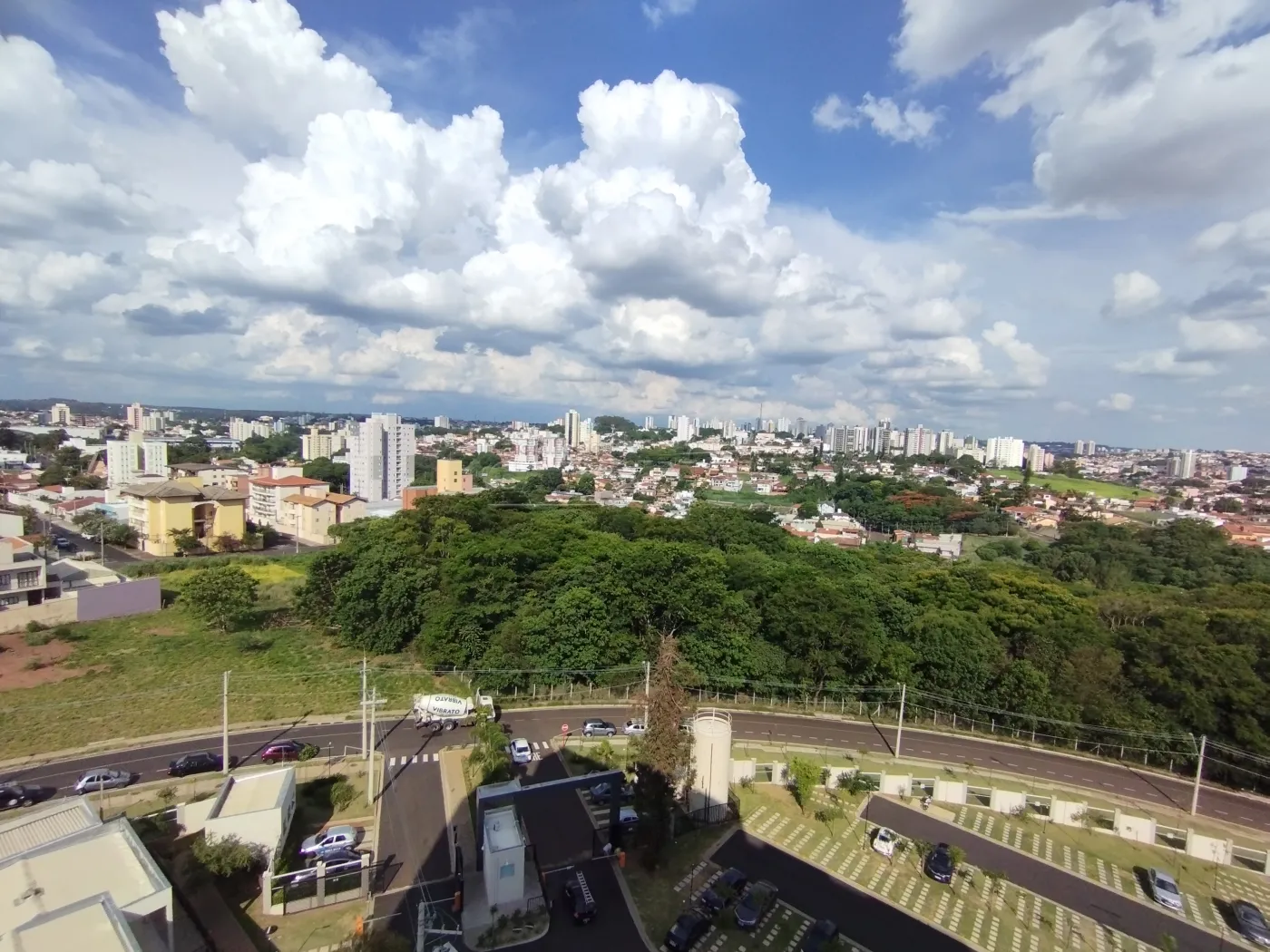 vista Alugar Apartamento / Padrão em São Carlos R$ 1.550,00 - Foto 2