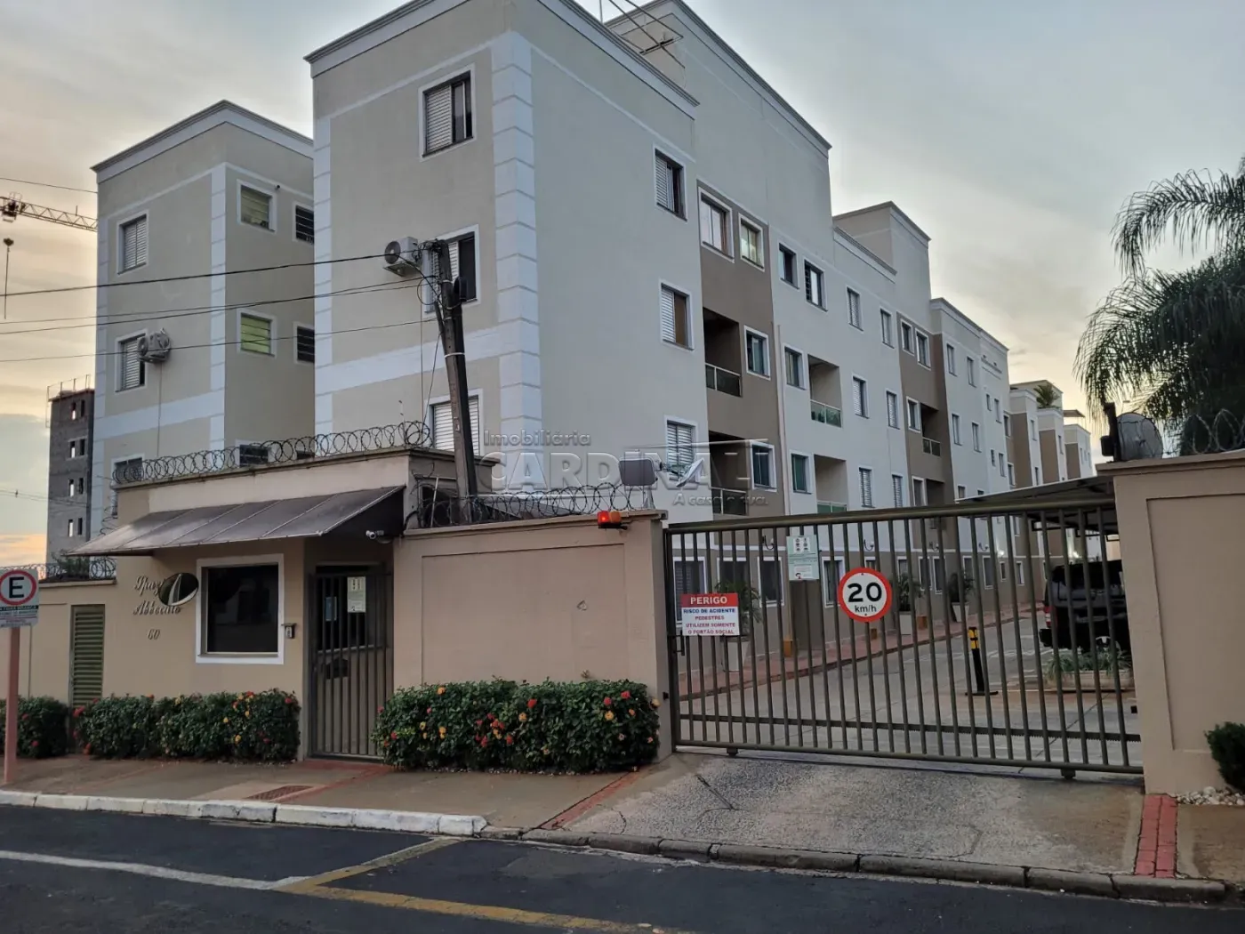 Apartamento / Padrão em Araraquara , Comprar por R$160.000,00