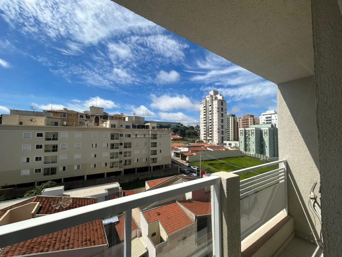 Alugar Apartamento / Padrão em São Carlos R$ 2.000,00 - Foto 16