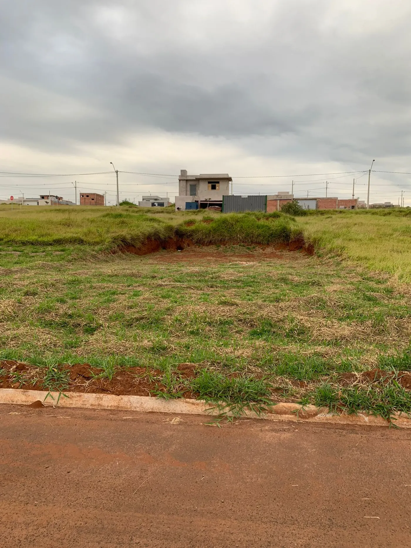 Terreno / Padrão em São Carlos 