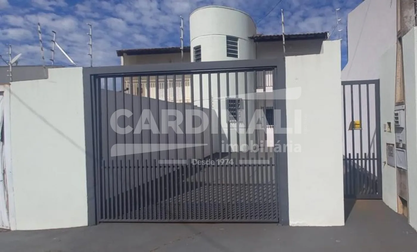 Alugar Casa / Padrão em São Carlos R$ 1.521,54 - Foto 1