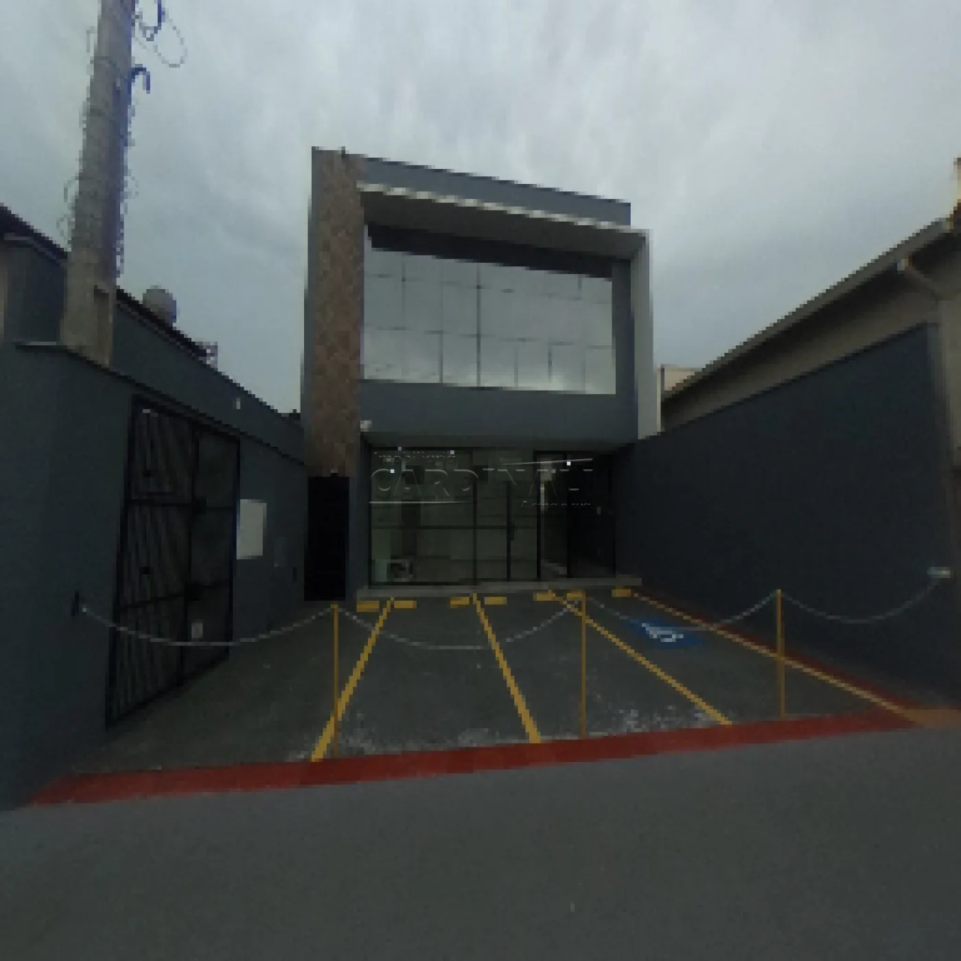 Comercial / Sala sem Condomínio em São Carlos Alugar por R$2.600,00