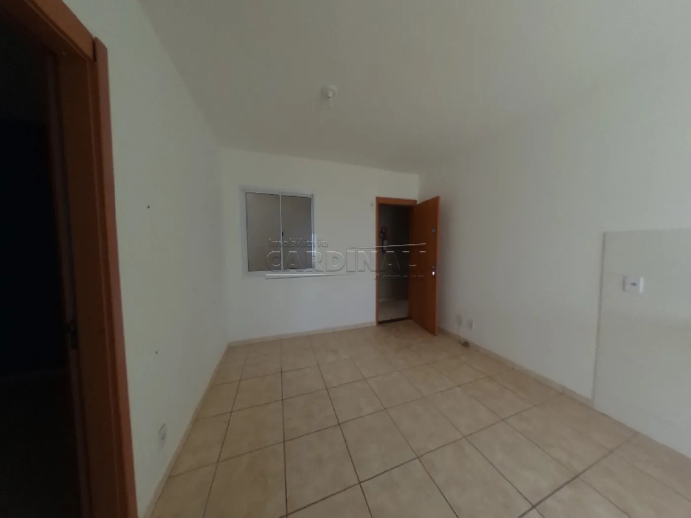 Comprar Apartamento / Padrão em Araraquara R$ 150.000,00 - Foto 2