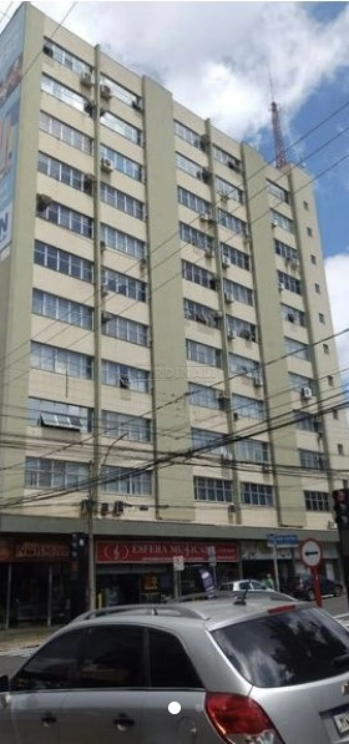 Comercial / Sala / Salão com Condomínio em São Carlos 