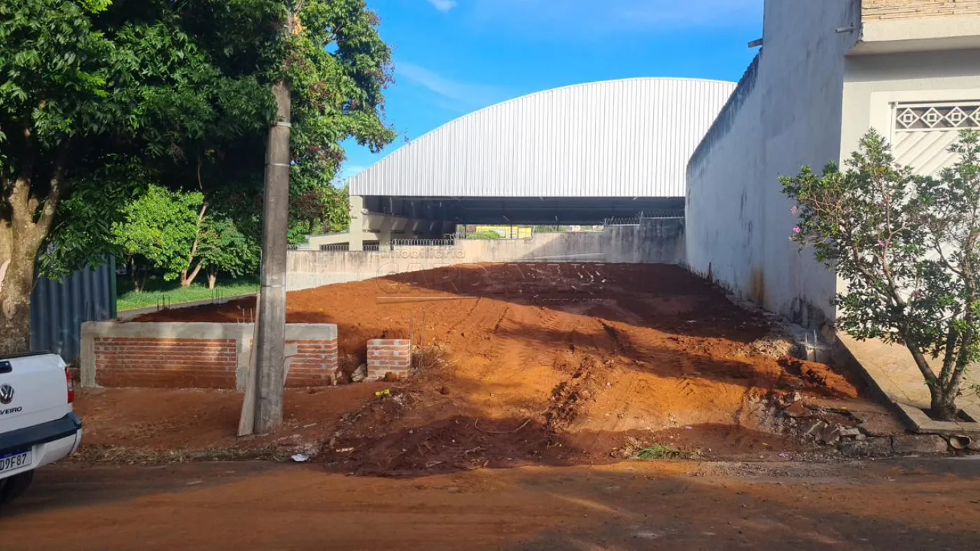 Terreno / Padrão em São Carlos 