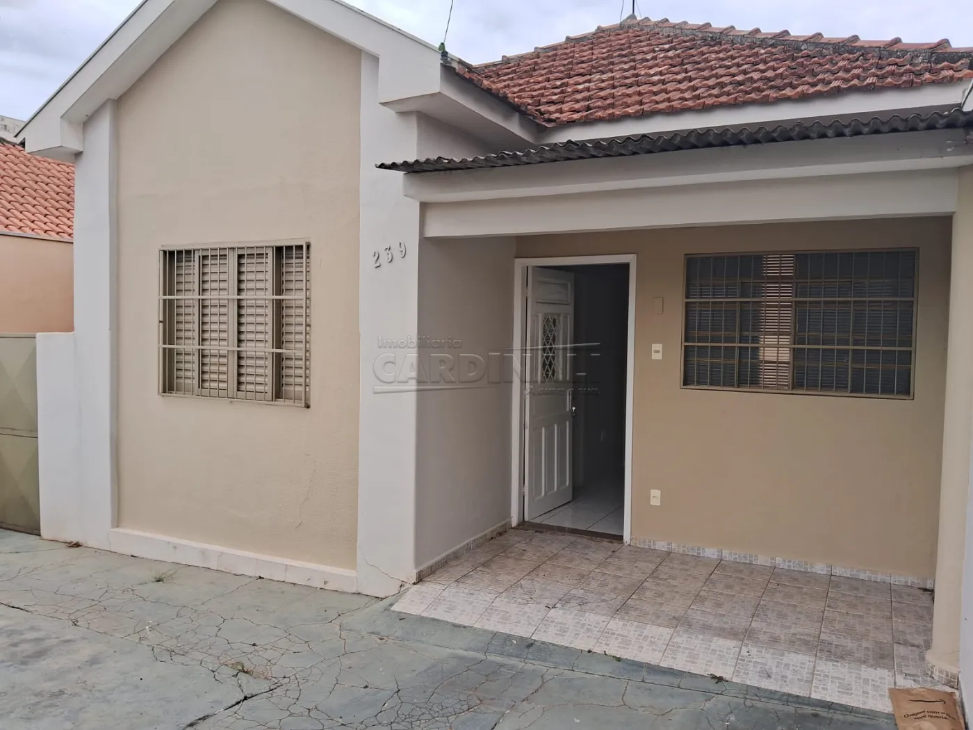 Casa / Padrão em Araraquara Alugar por R$1.400,00