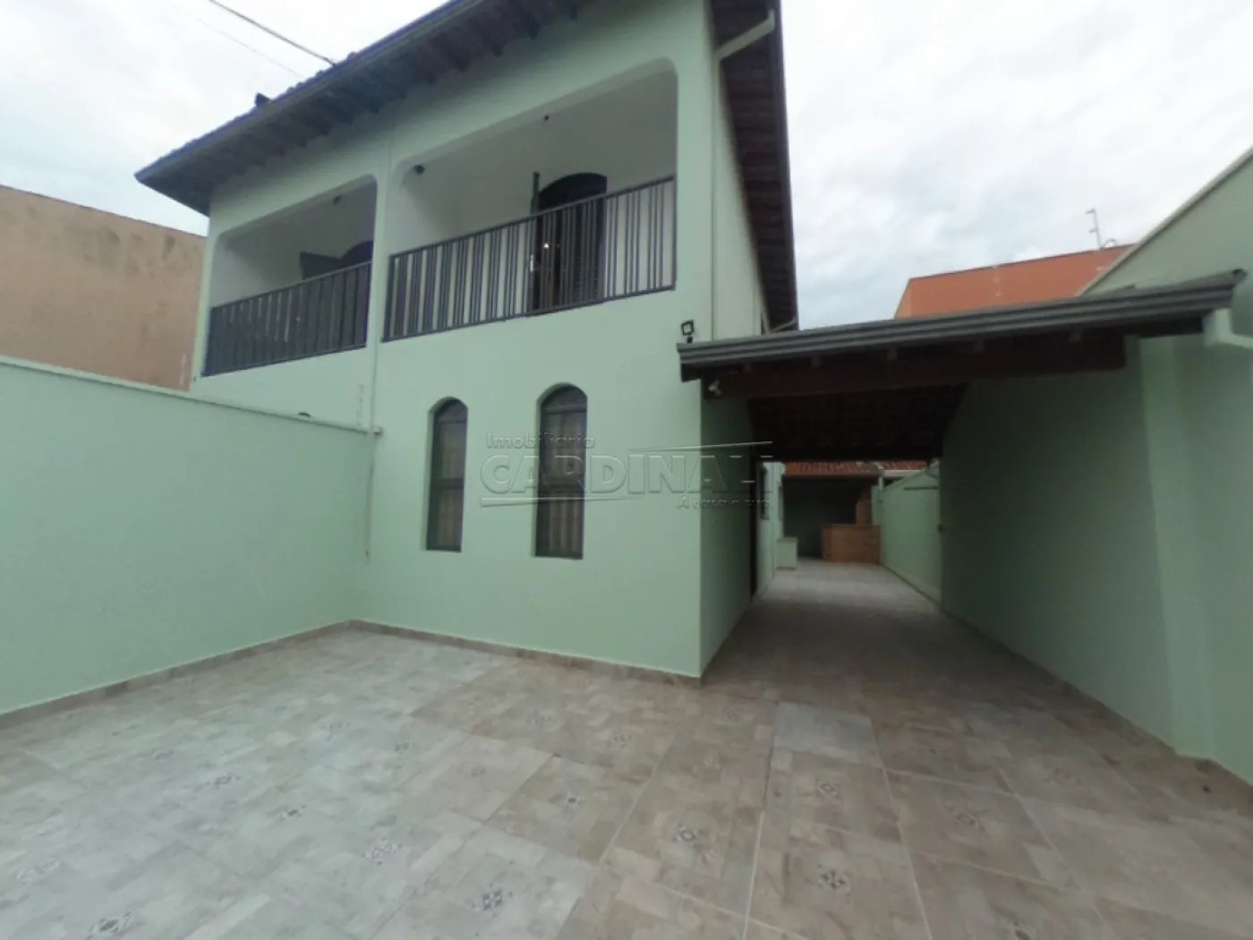Casa / Padrão em Araraquara Alugar por R$2.200,00
