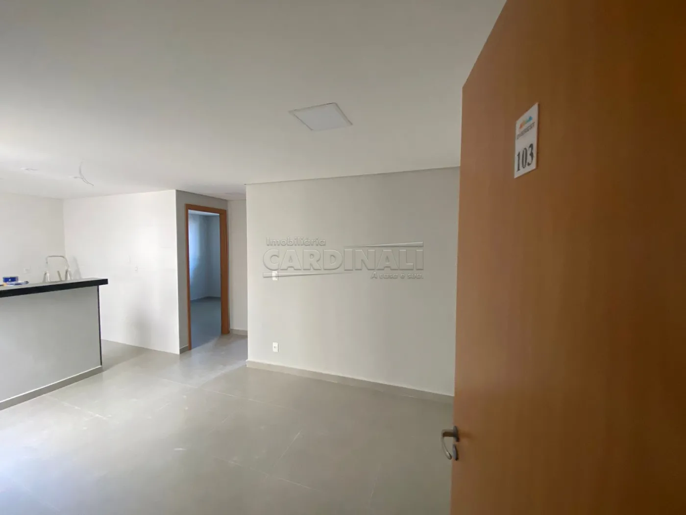 Apartamento / Padrão em São Carlos , Comprar por R$210.000,00
