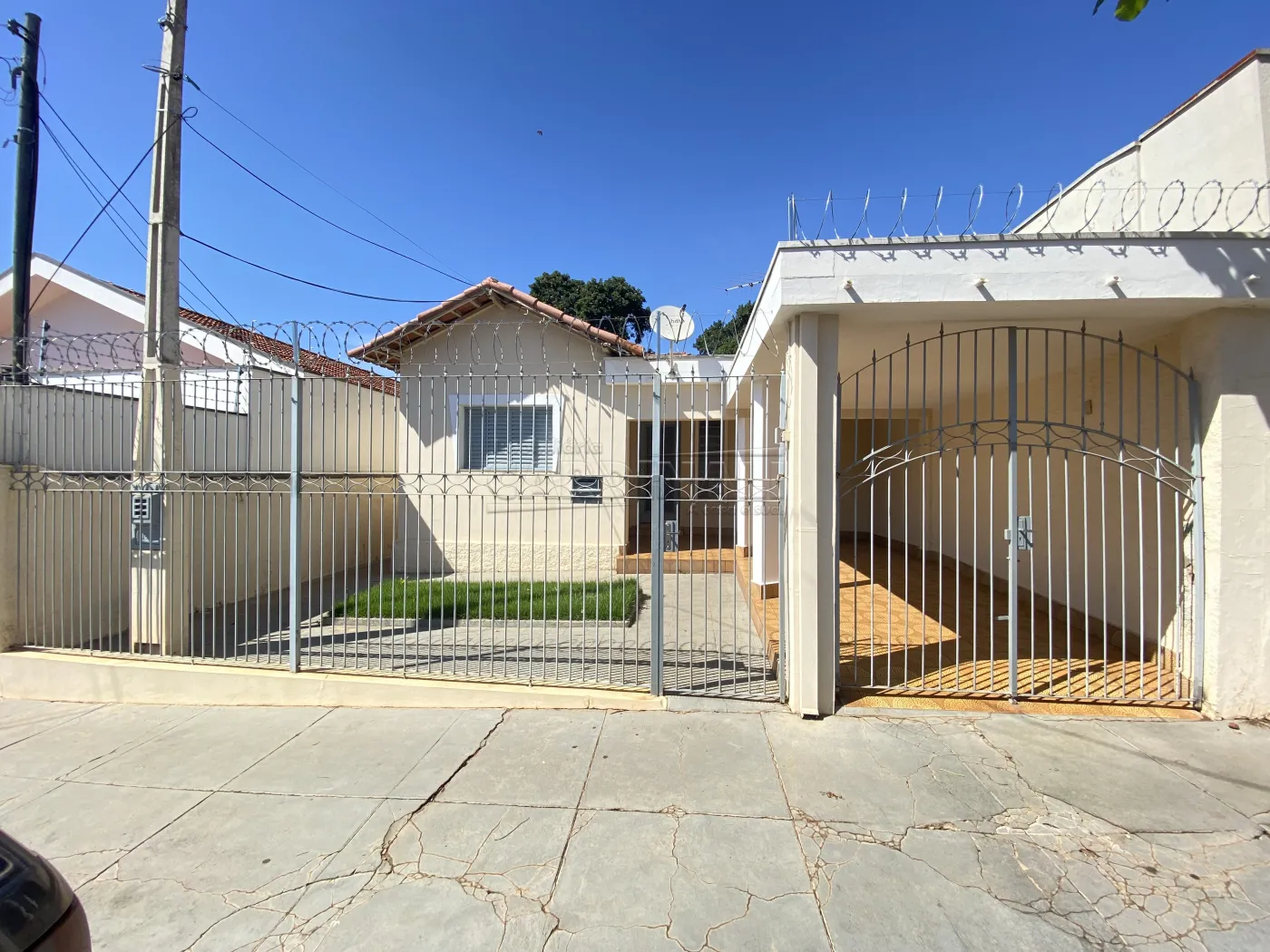 Casa / Padrão em São Carlos Alugar por R$1.556,00