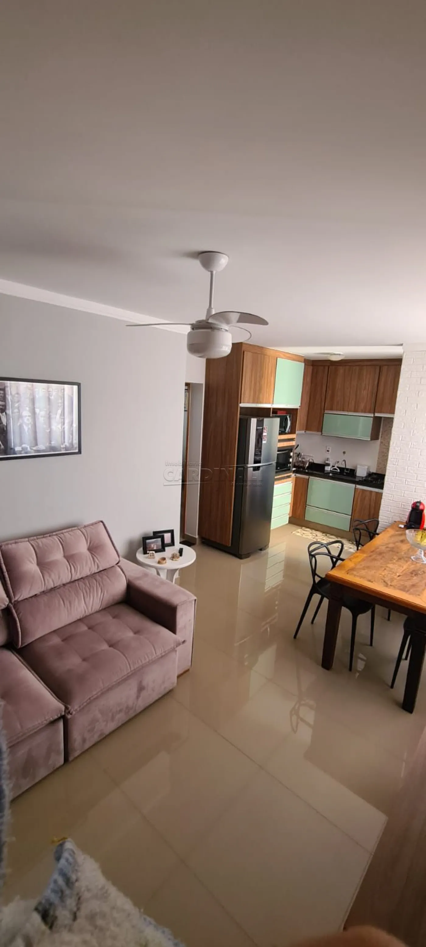 Apartamento / Padrão em São Carlos 