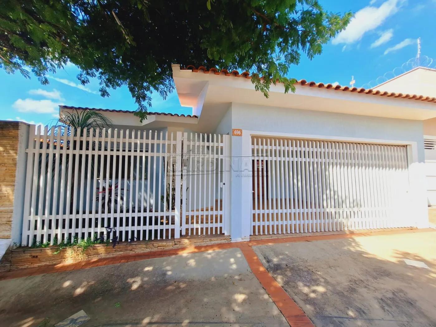 Casa / Padrão em São Carlos Alugar por R$2.223,00